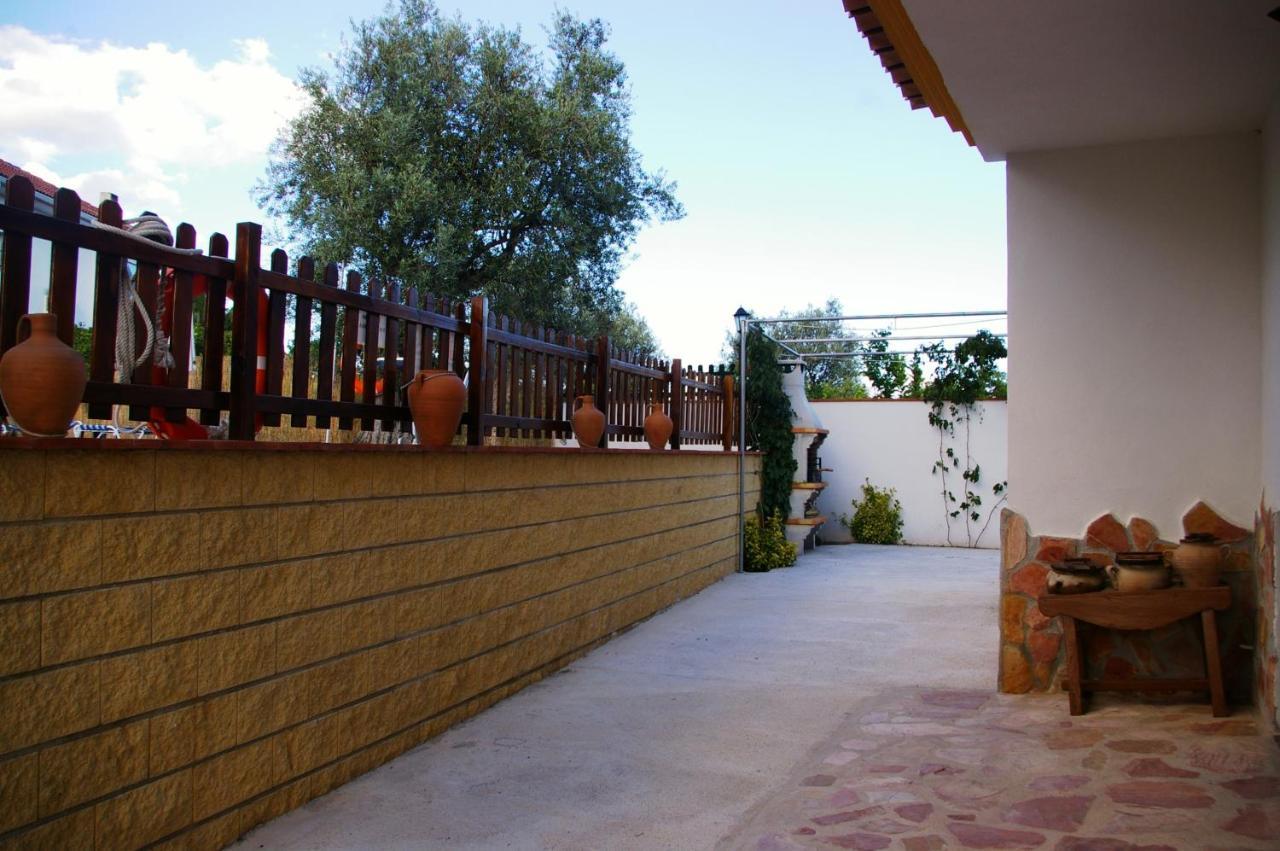 Hostal Y Apartamento Rural Los Naranjos Melegis Exteriör bild